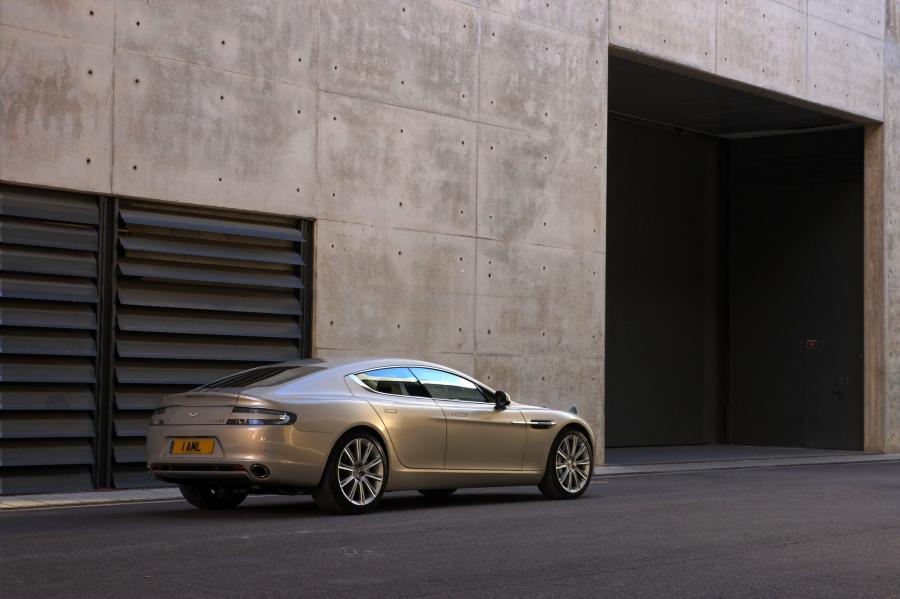  Aston Martin Rapide 2010 года  (фото 30 из 190)